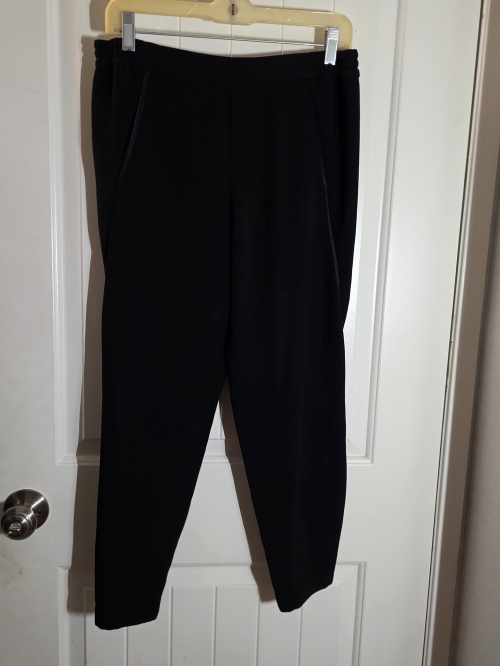 Vince Black Pull-On Tapered Jogger Pants